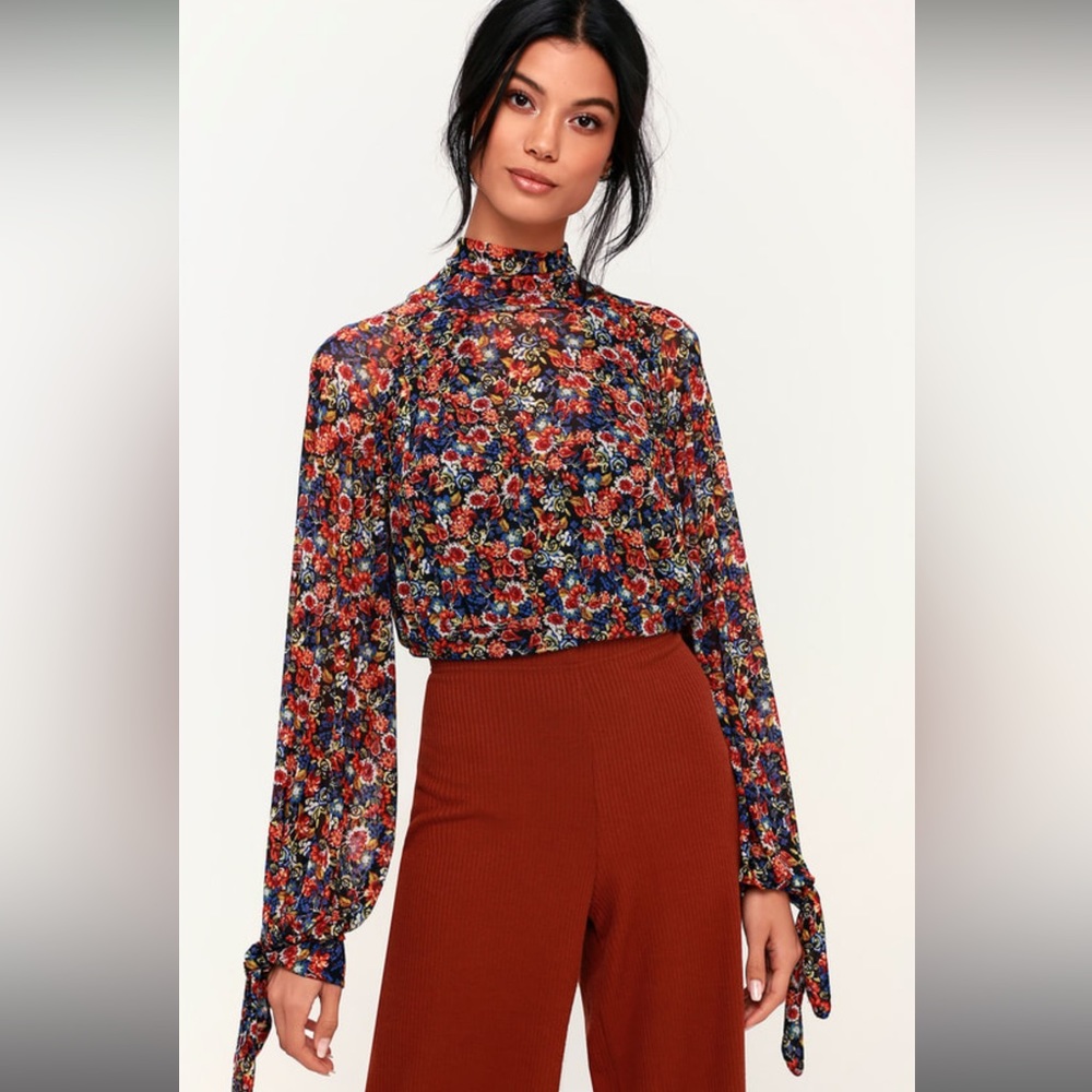 Small Free People All Dolled Up Black Floral Print Mesh Long Sleeve Crop‎ Top